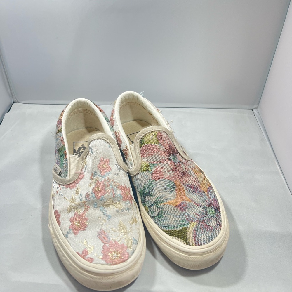 vans, kids colorful with flower design, no laces, slip on